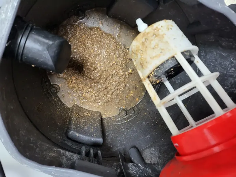 완주 석션 통 안에 모인 음식물 찌꺼기